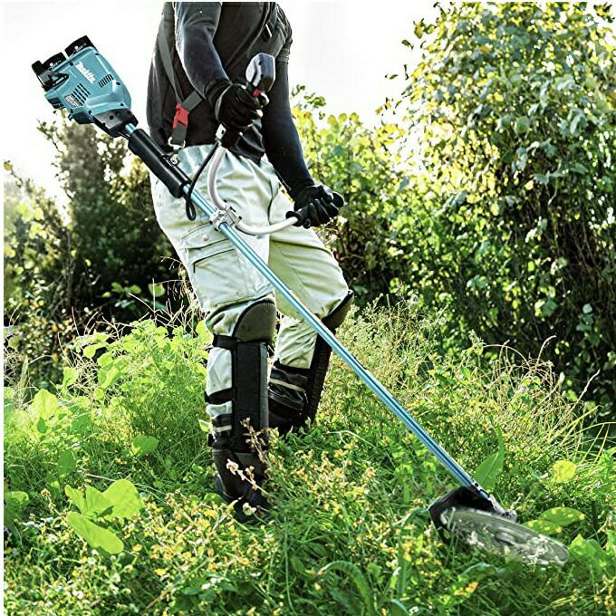 マキタ 充電式 草刈機 18V + 18V 36V MUR369UDG2 エンジン30mLクラスと マキタ 充電式 草刈機 18V + 18V 36V MUR369UDG2 エンジン30mLクラスと